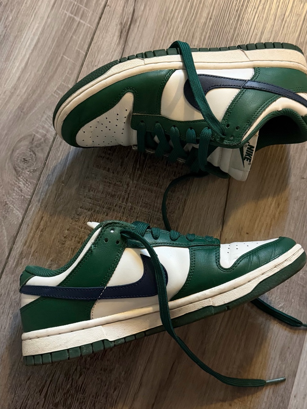 Nike Low-Top Sneakers in Green White Navy